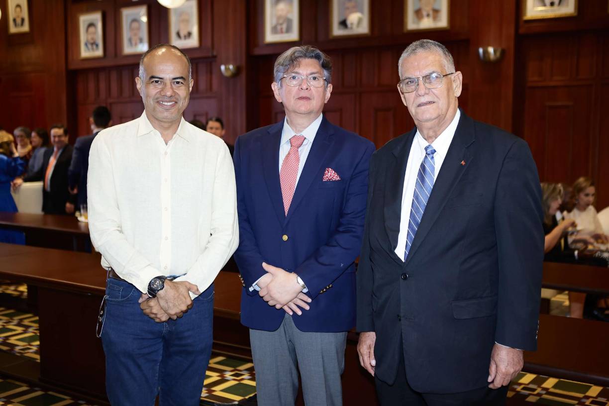 Álvaro Matute, Ricardo Mejía y Juan Bendeck