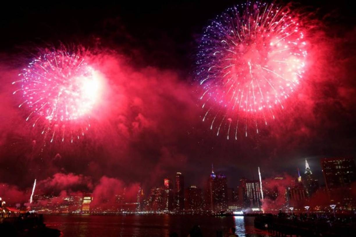 Las medidas de seguridad se redoblaron en las principales ciudades para que los estadounidenses pudieran disfrutar del espectáculo de los fuegos artificiales en familia.