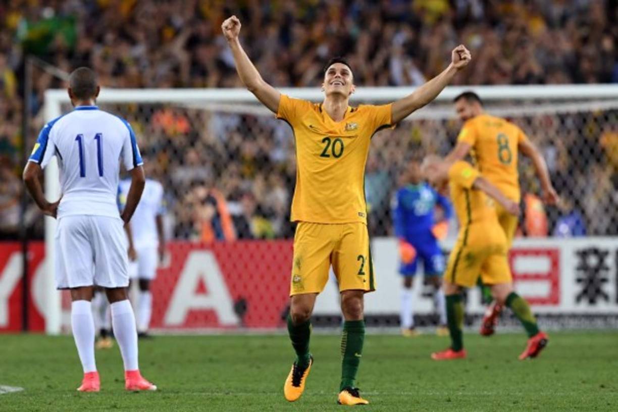 Honduras, cuarta de la zona de la Concacaf, no pudo repetir el resultado logrado en los Juegos Olímpicos de Sídney-2000 ante Australia (2-1) y deberá esperar al menos cuatro años para ver su nombre entre las selecciones clasificadas para un Mundial.<br/><br/>