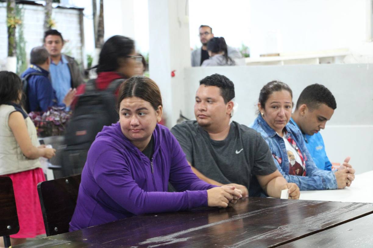 Ana Karina Vielma Pérez, una de las sobrevivientes, relató que luego del accidente, delegados del Instituto Nacional de Migración realizan trámites para extender el tiempo de vigencia de un salvoconducto para que sigan en territorio hondureño.