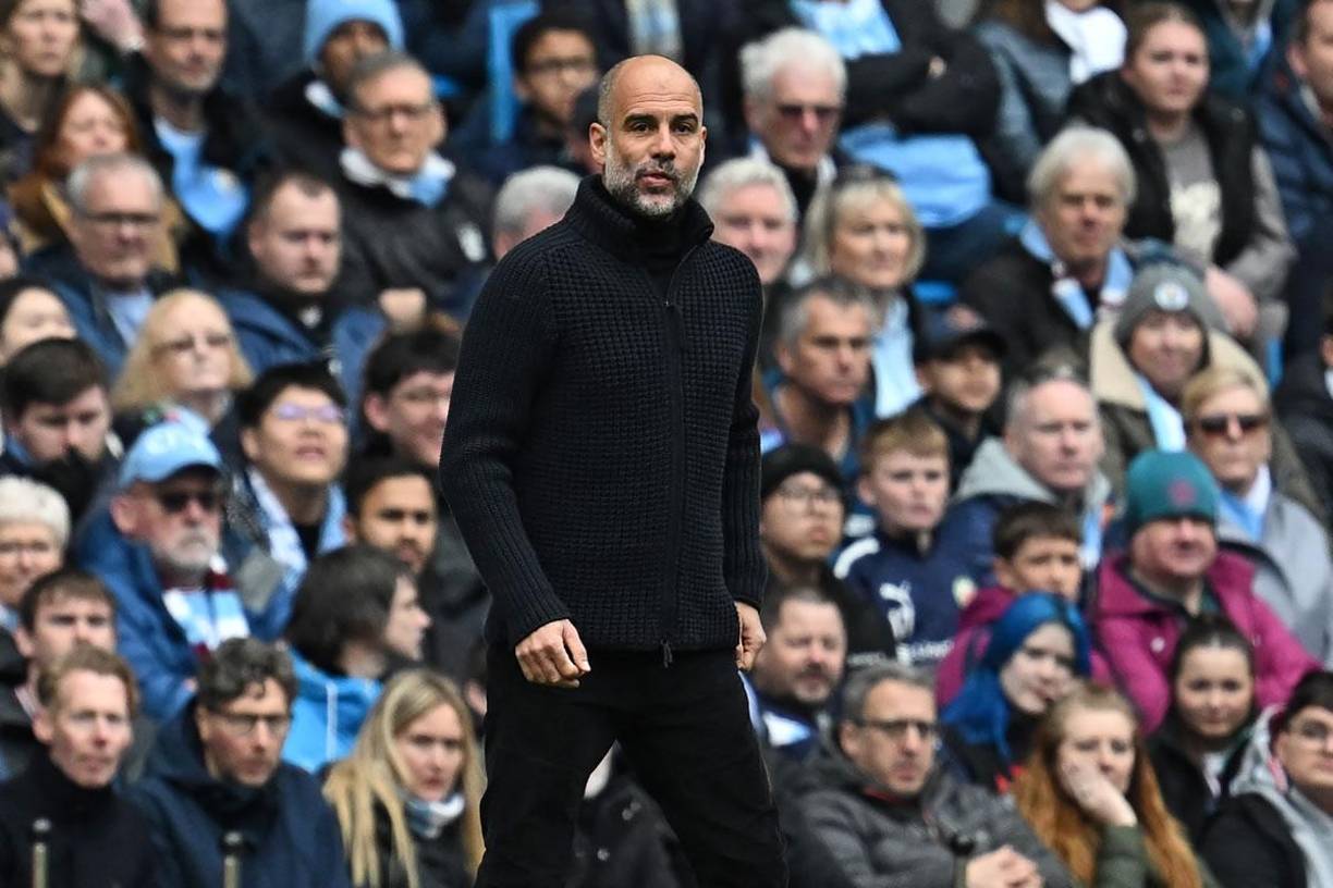 Pep Guardiola - El entrenador español del Manchester City gana al año 22,4 millones de euros. El inventor del “tiki-taka” no podía faltar en esta lista, no cabe duda que es de los técnicos más laureados e innovadores de los últimos años, el cuadro ciudadano no escatimó en la contratación del catalán y le paga una millonada.