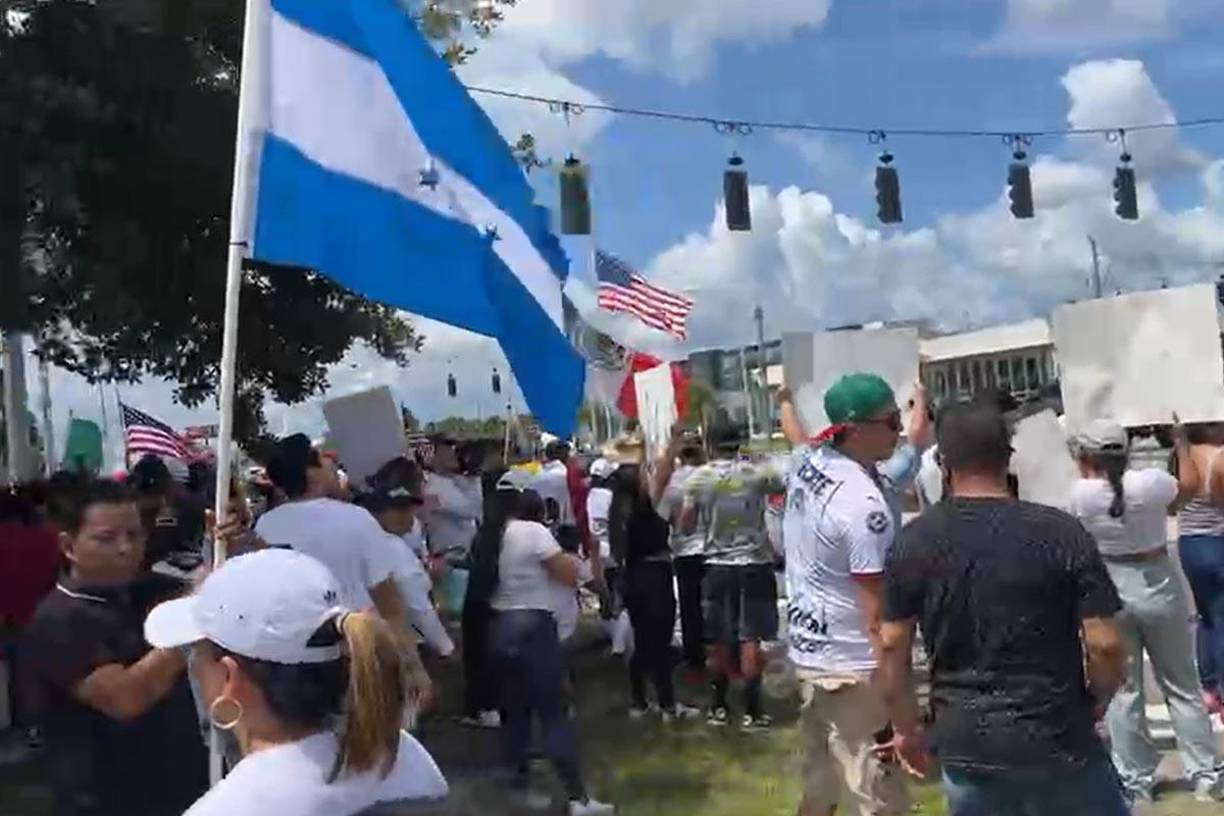 Las protestas contra la Ley SB1718 se extendió por Tampa, Orlando, Miami y otras ciudades de Florida.