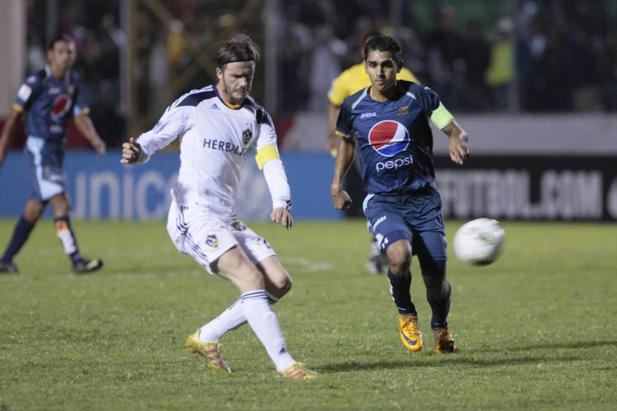 Durante el partido, el jugador mostró su clase, esa pegada espectacular que siempre lo caracterizó.