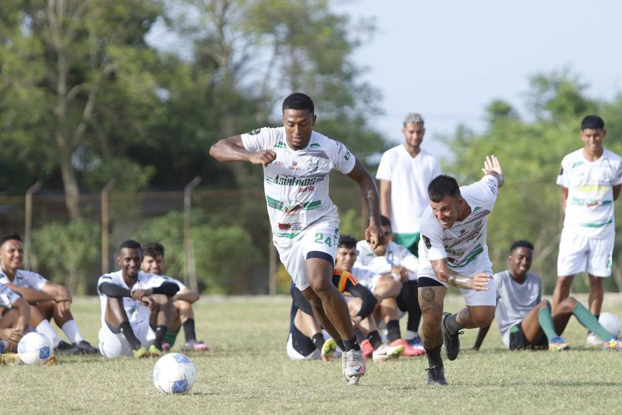 Joshua Vargas: Mediocampista zurdo que se encuentra sin equipo en estos momentos.