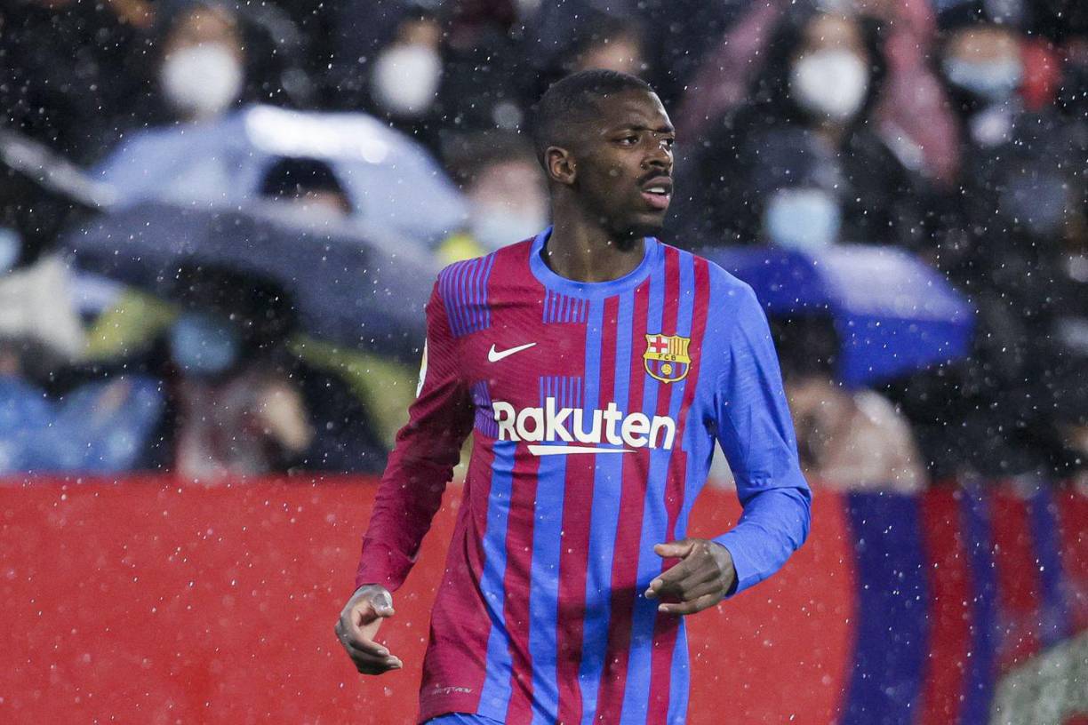 El diario británico Mirror afirma que el Chelsea podría ser la solución al culebrón del extremo francés, Ousmane Dembelé, que sigue sin renovar y que está ‘apartado’ en el Barça. Su agente se reuniría con el club inglés para buscar la llegada a Londres y unir al atacante con Thomas Tuchel, su técnico en Dortmund. Un idea que gusta mucho al jugador.