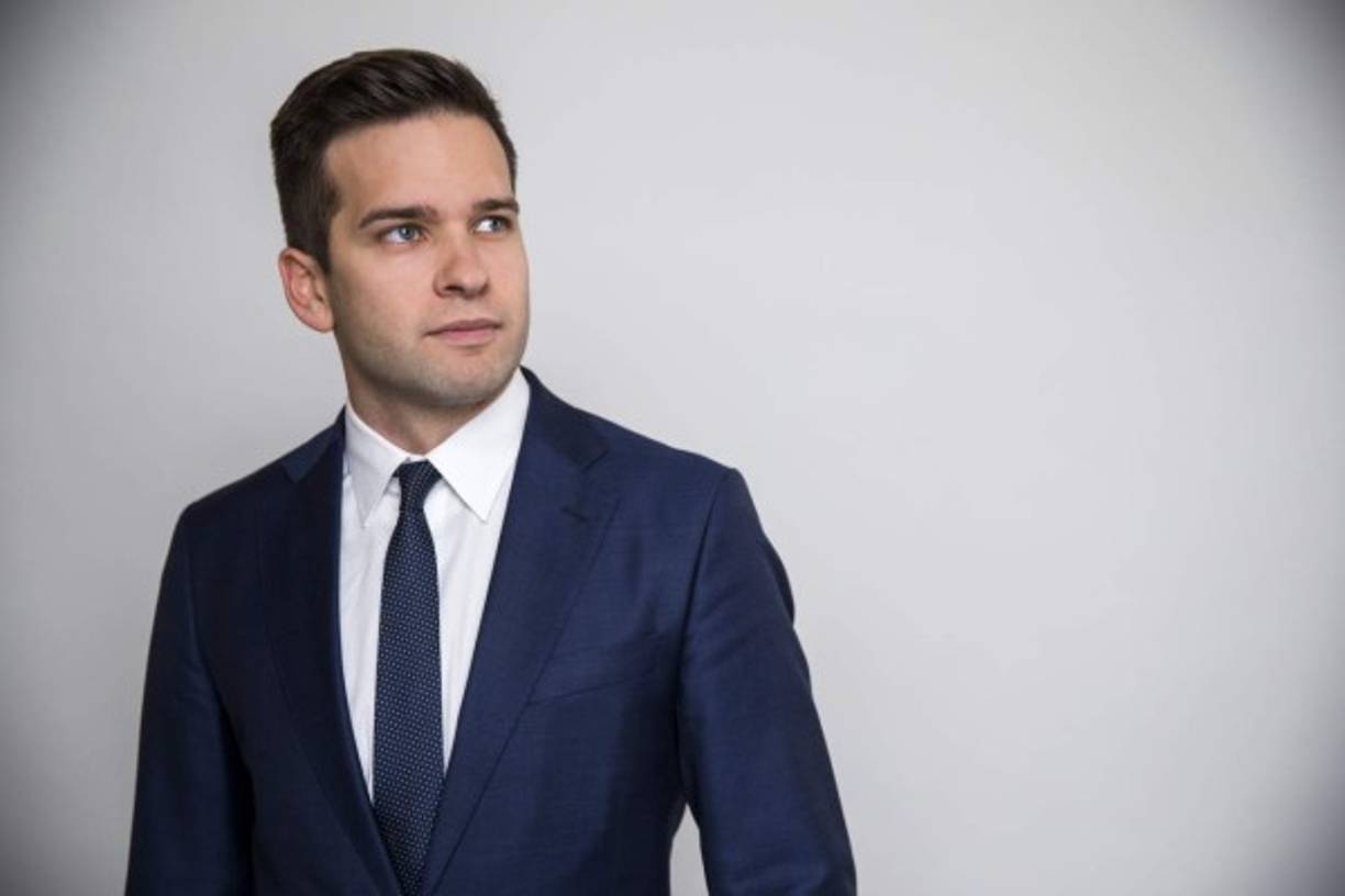 Gabriel Wikstrom, de 29 años y titular del Ministerio de Salud de Suecia, revoluciona las redes con sus fotos de Instagram.