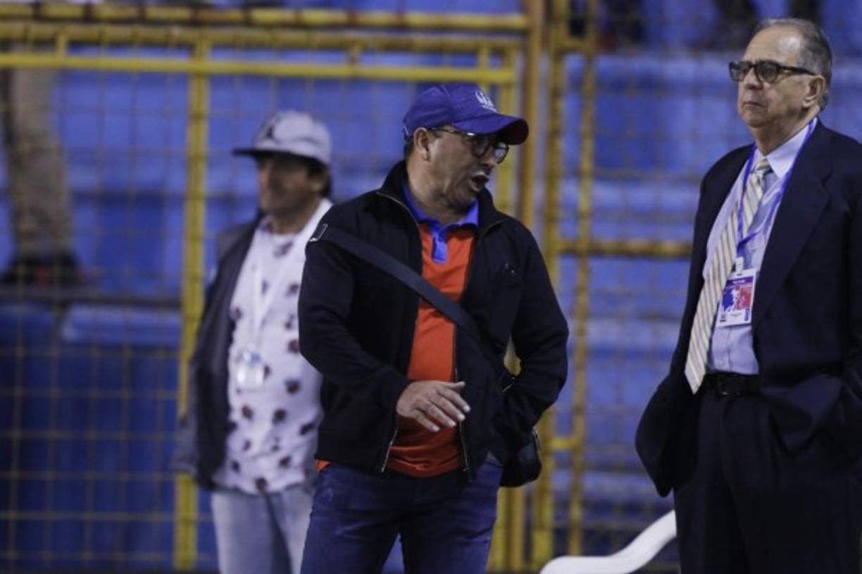 El vicepresidente del Olimpia, Osman Madrid, estuvo en el campo del Olímpico.