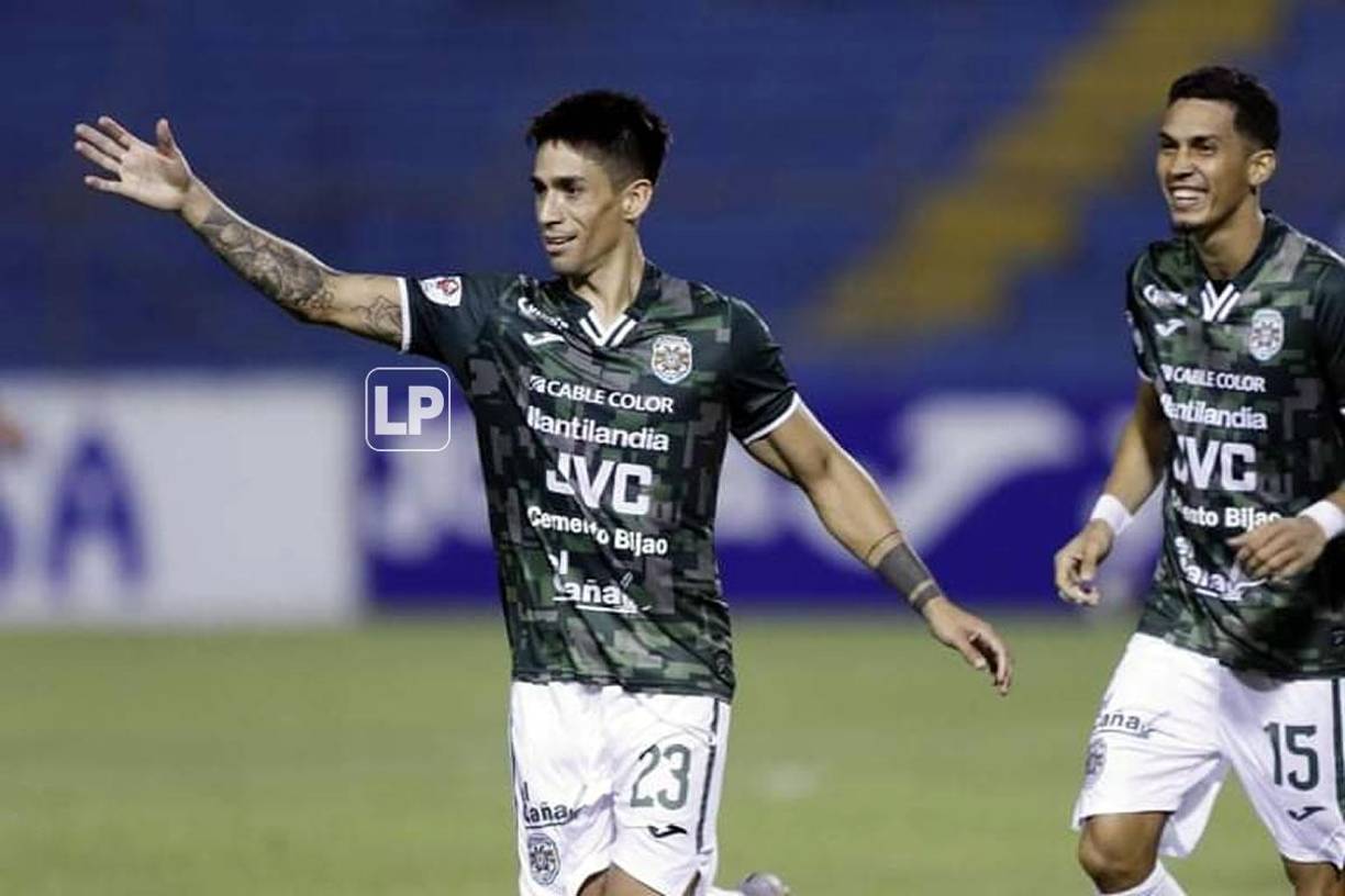 El argentino Juan Vieyra celebrando su golazo frente a los progreseños.