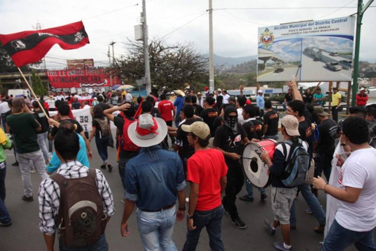 Marcha de los trabajadores en Tegucigalpa.