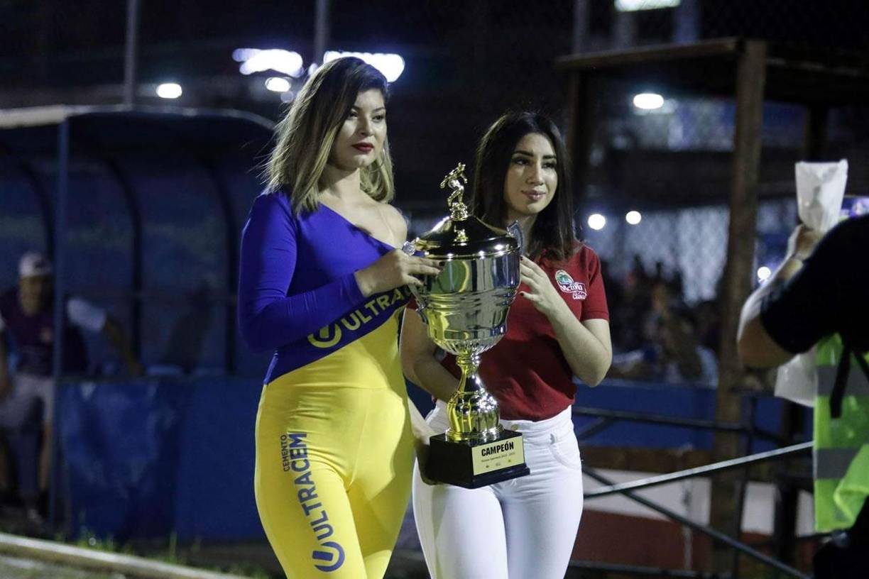 Ambientazo y lindas chicas en la final Real Juventud-Juticalpa FC