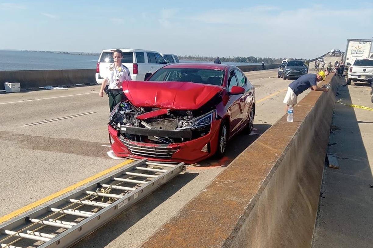 Para la noche del martes, el número de muertos había aumentado de siete a ocho, y la cantidad de heridos se duplicó con creces, señaló la Policía Estatal de Luisiana en un comunicado.