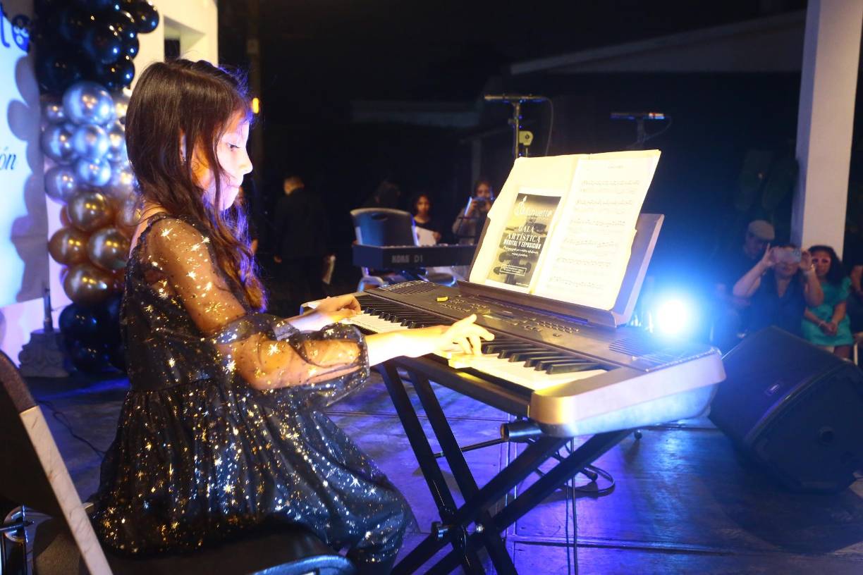 Valentina Portillo ejecutó “Carol of the bells”.