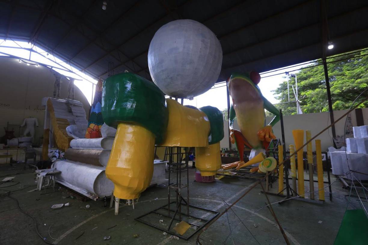 El municipio de Cantarranas, Francisco Morazán, está representado con una Rana gigante.