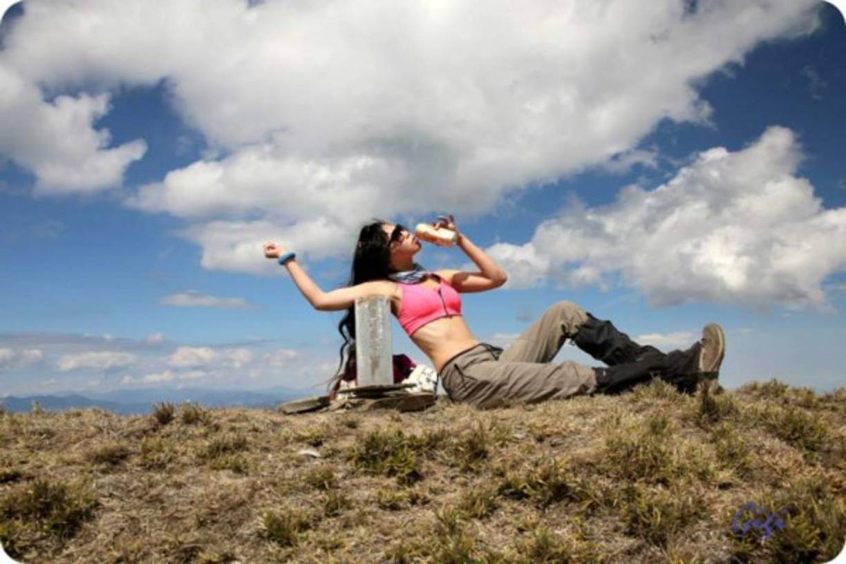 La escaladora taiwanesa Gigi Wu, famosa en redes sociales por posar en bikini en las cimas de las montañas, murió congelada tras escalar el monte más alto de Taiwán, ubicado en el Parque Nacional Yu Shan.
