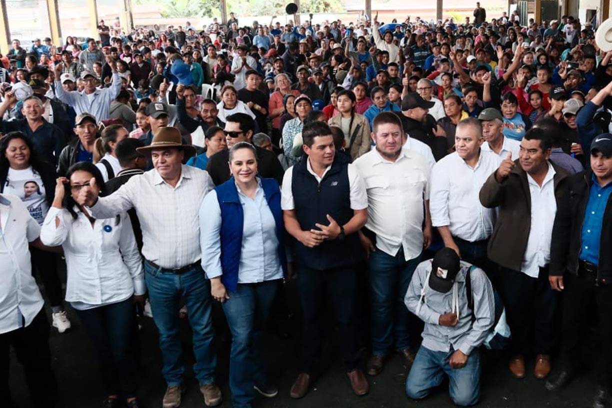 Ana García planea implementar programas de becas para que los jóvenes puedan estudiar y volver a sus comunidades.