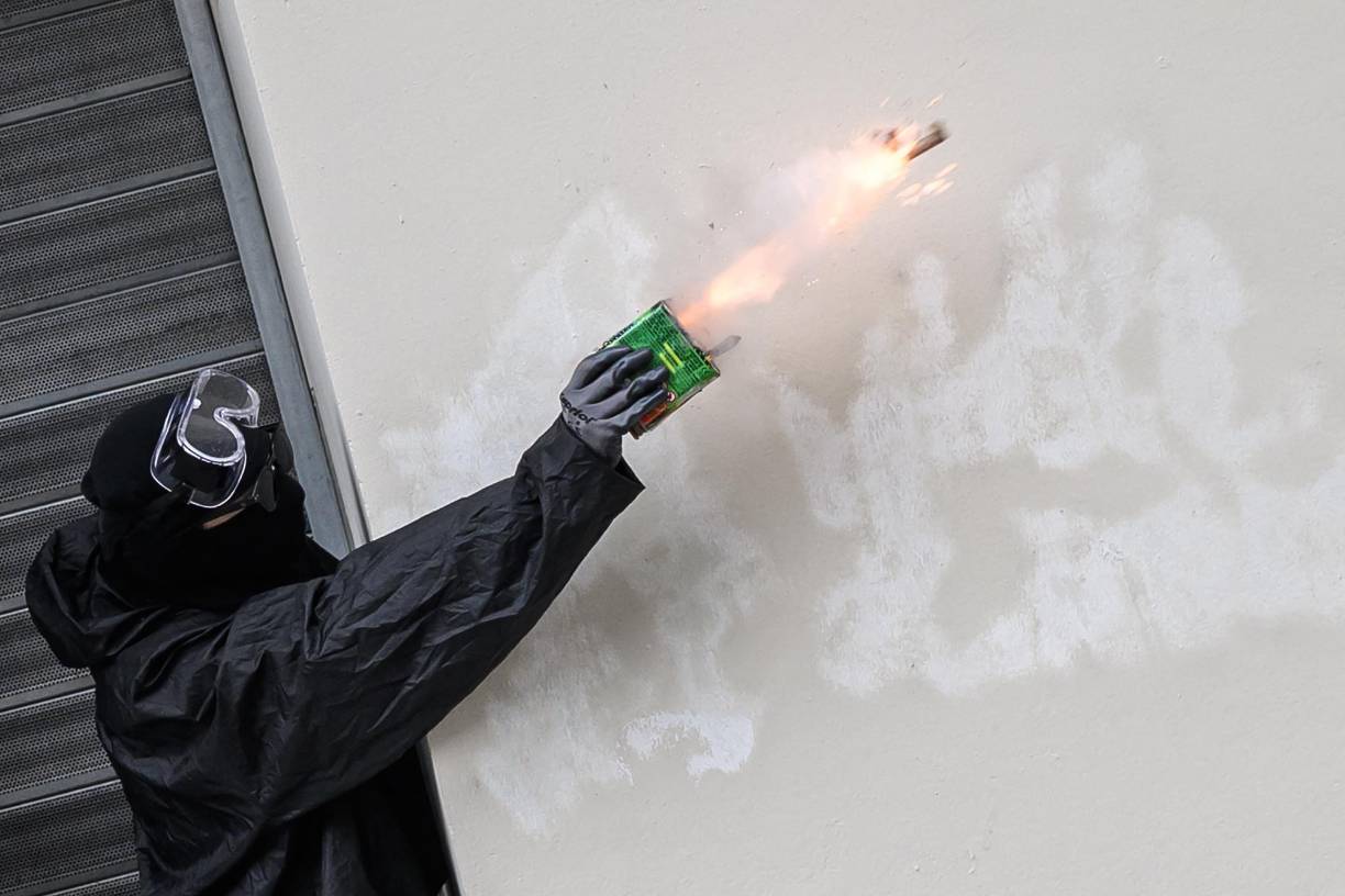 A falta de datos oficiales, el sindicato CGT calculó 800.000 manifestantes en París, donde se registraron choques puntuales con la policía, al igual que en otras ciudades como Nantes o Rennes, en un contexto de fuerte tensión social.