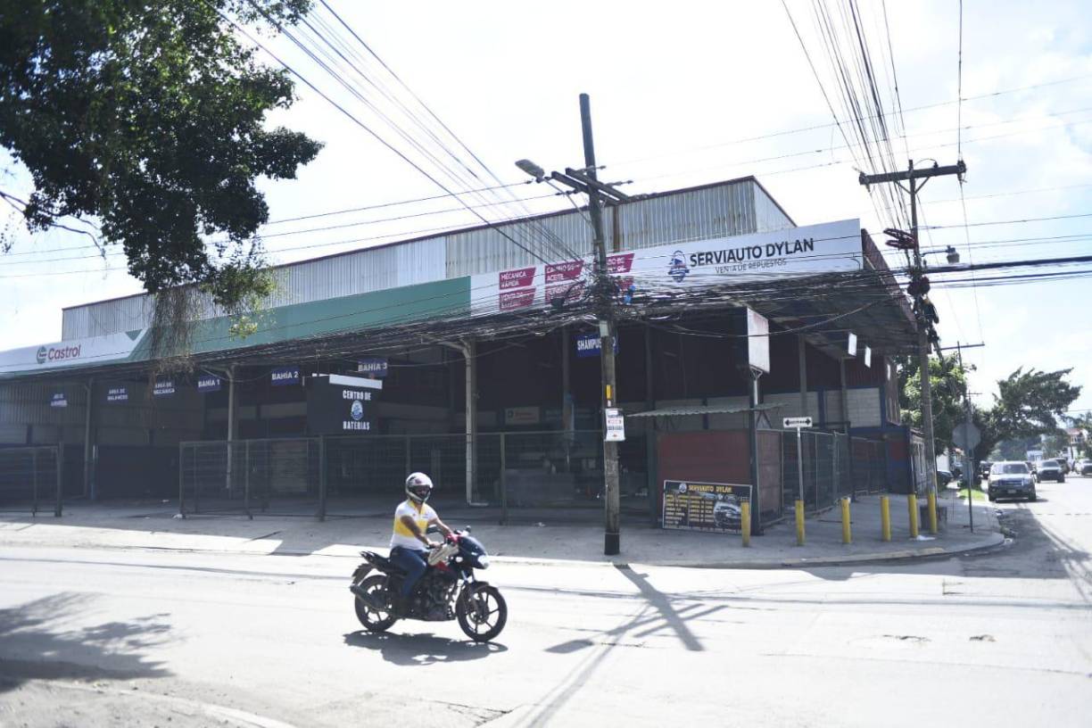 Durante los aseguramientos, las autoridades también procedieron al congelamiento de cuentas financieras, que superan los cuatro millones de lempiras.