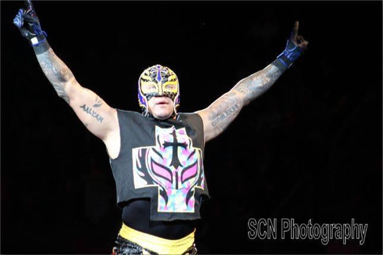 Su debut, en 1976 no solo quedó en los registros de la época; fue el primer paso de un hombre que entendió el cuadrilátero como un escenario donde las historias se cuentan co<b>n fuerza, agilidad y pasión.</b>