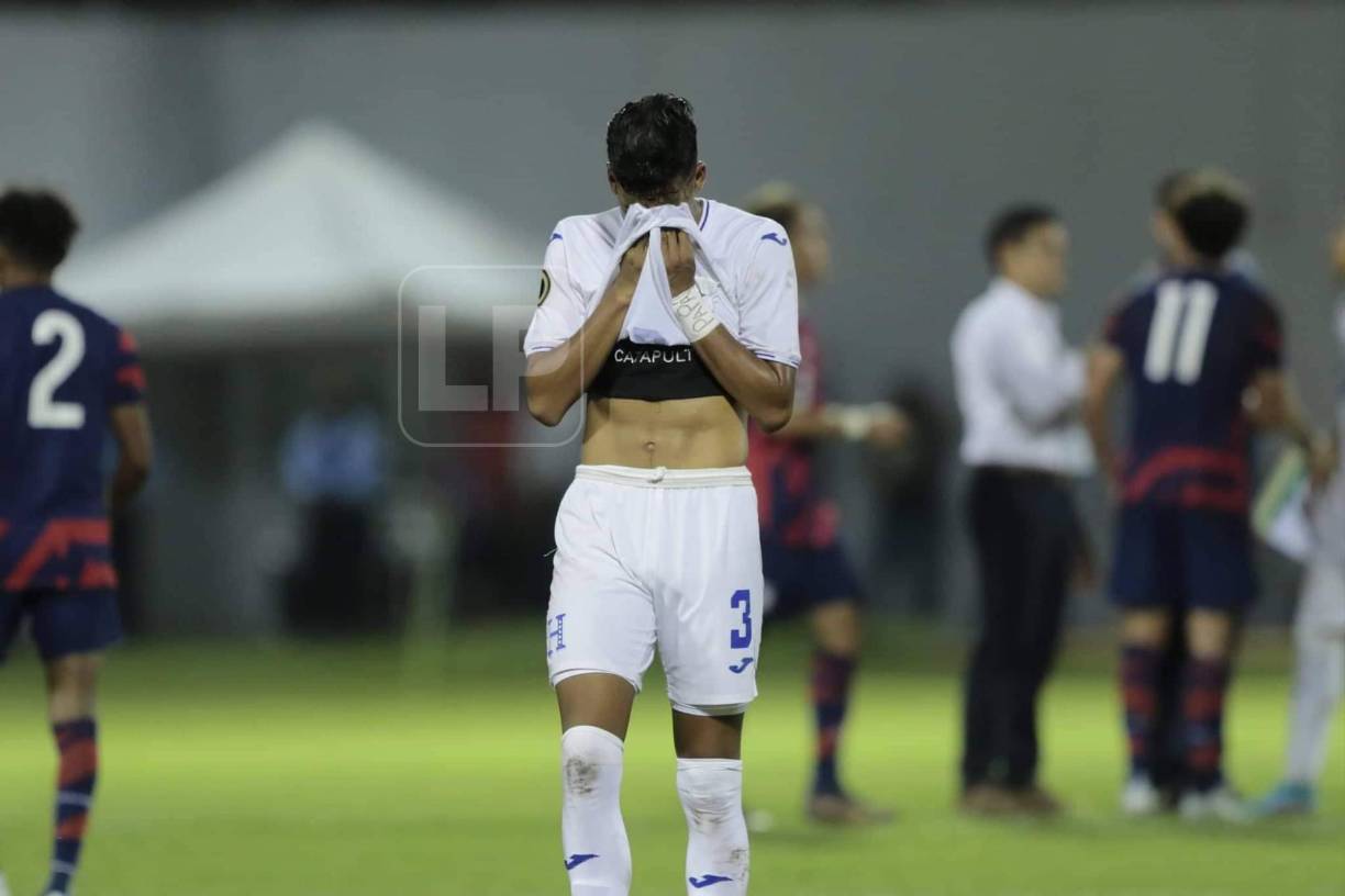 Tras el pitazo final, los jugadores de Honduras no pudieron evitar las lágrimas producto de la desilusión ya que no se clasificó a los Juegos Olímpicos.