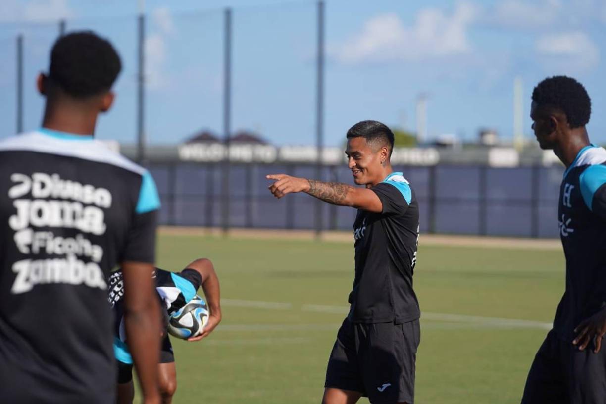 Andy Najar en su regreso a la Bicolor estaría por el lateral derecho. 