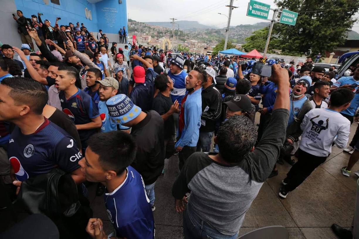 Seguidores del Motagua pusieron un espectacular ambiente. 
