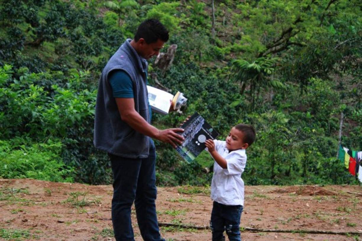 Edwin Omar Arriaga (12 años) cursa el segundo grado y dice que está feliz de volver a la escuela y retomar las clases. “El año pasado empecé a leer y este espero aprender más”, comentó el alumno.<br/>