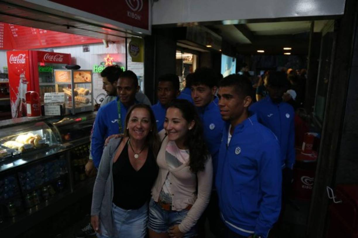 Los seleccionados encontraron seguidores por donde se desplazaron, Honduras es una sensación en Río de Janeiro.