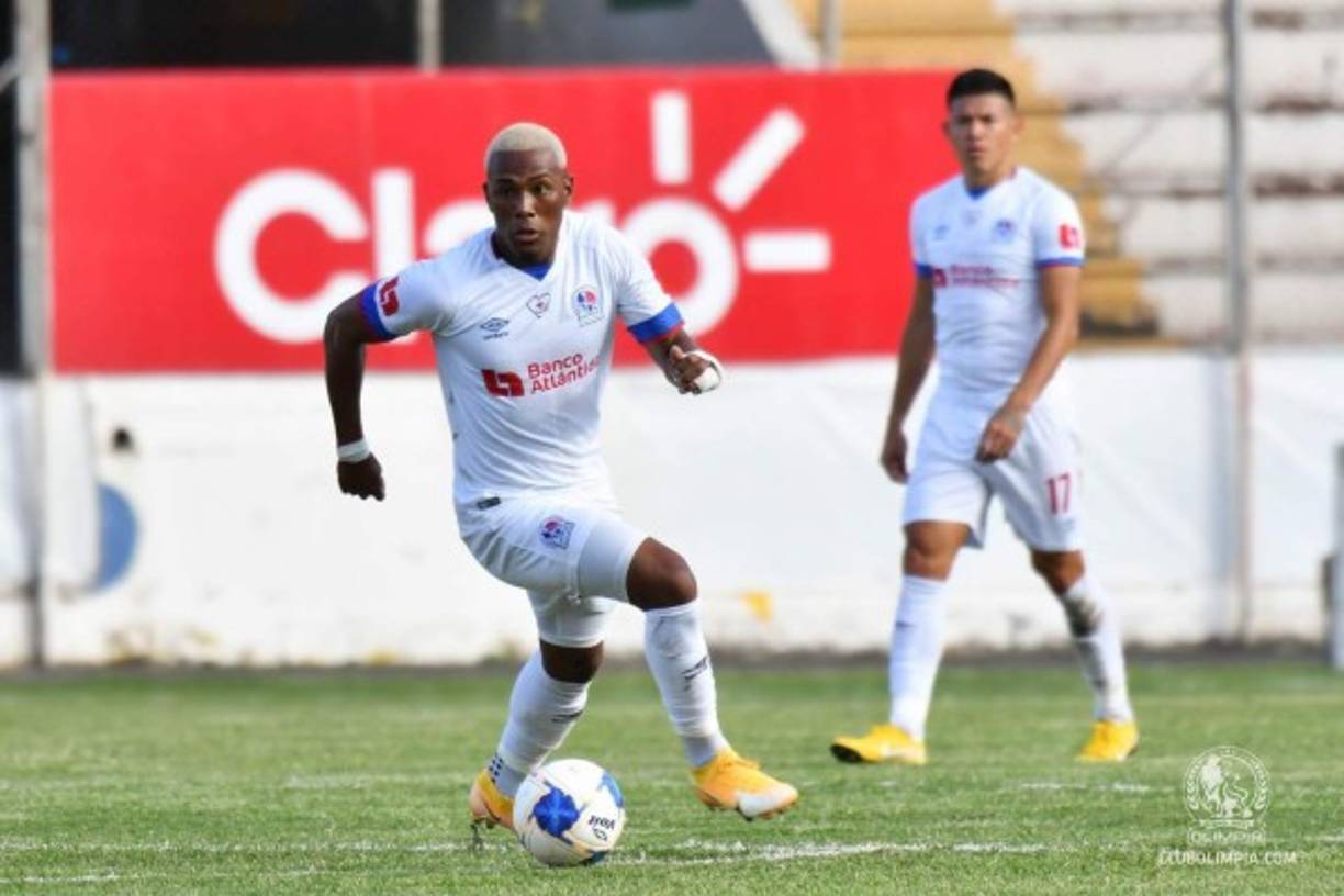 Deybi Flores (24 años) - Mediocampista del Olimpia.