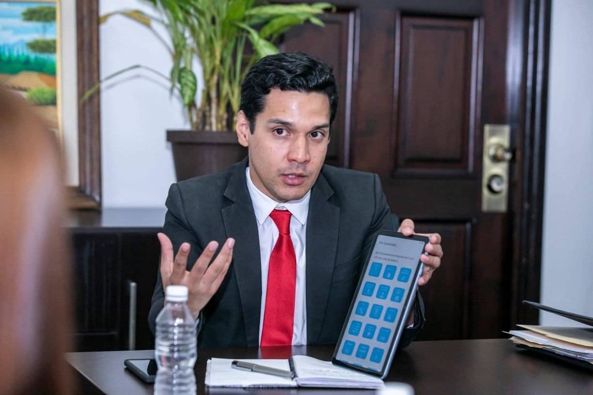 Por otro lado, Estrada,reconoció que respondió de manera informal, pues las autoridades se negaron a escuchar sus motivos.