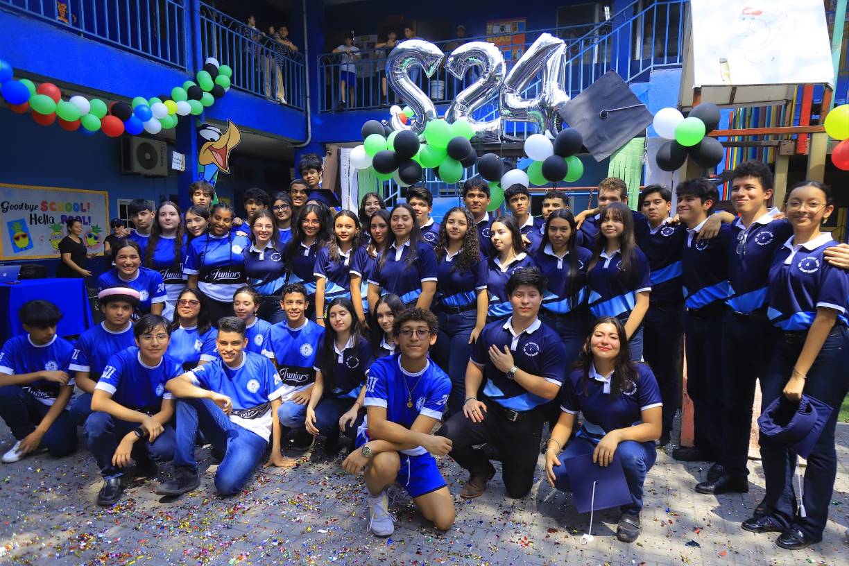 Seniors y juniors compartieron amenamente en esta celebración especial. 