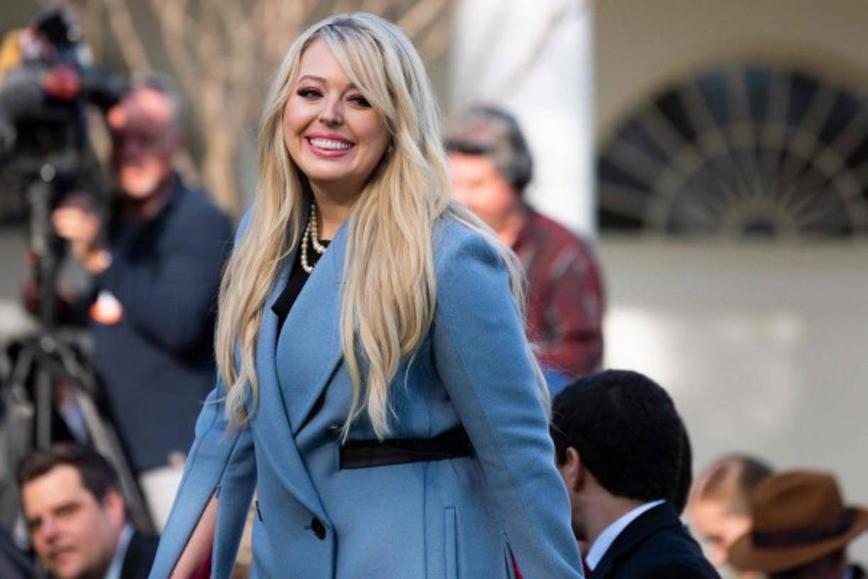 La hija del presidente, Tiffany Trump, acompañó a la pareja presidencial en la tradicional ceremonia.