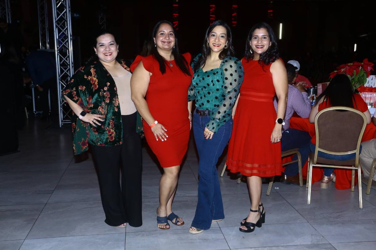 Melissa Orellana, Zoila Carrasco, Brenda Rubí y Larissa Noriega