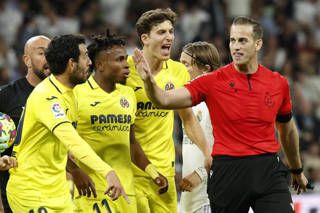 También el VAR fue protagonista en el 82, cuando el árbitro Javier Alberola Rojas pito penal pero luego dio marcha atrás tras el análisis de las imágenes.