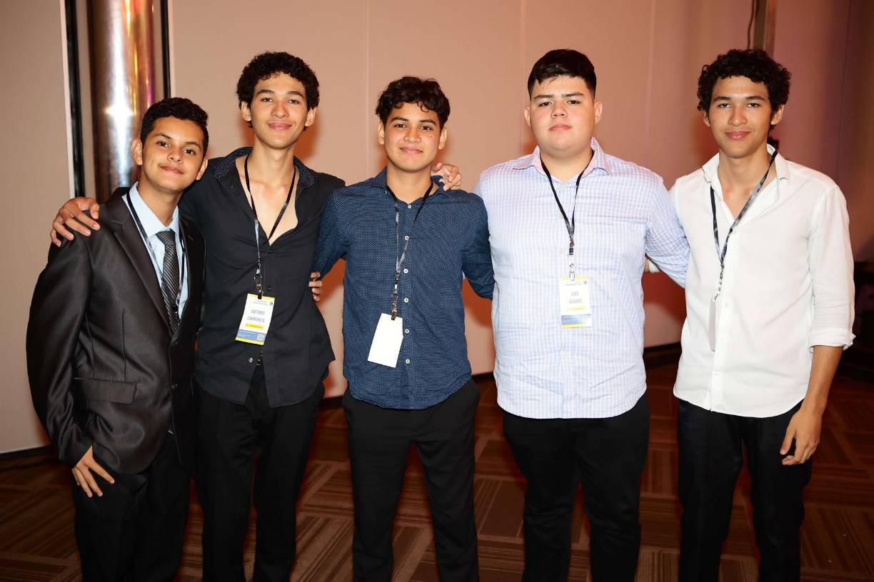 Alejandro Hernández, Antonio Carranza, Joseph Rodríguez, Luis Duarte y Carlos Carranza