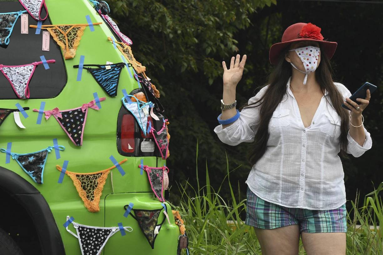 Se trata de la doctora Flor Aguilar, quien llamó la atención de muchos. 