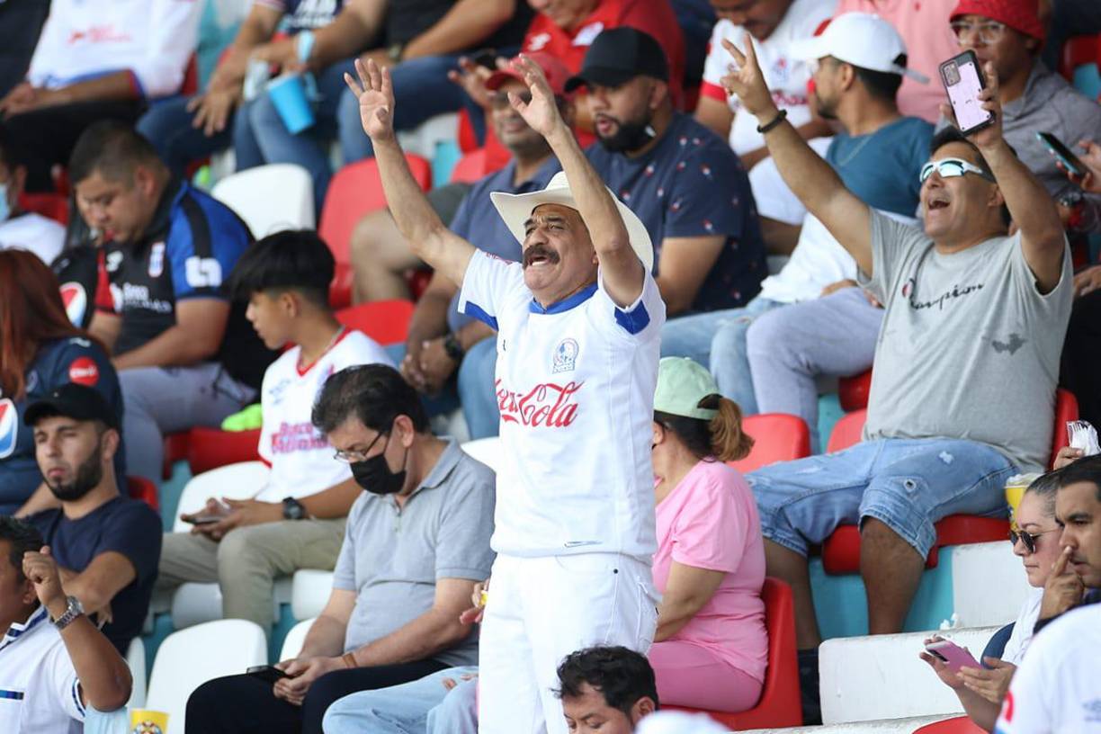 Uno de los grandes seguidores del Olimpia que nunca falla para ver al León.