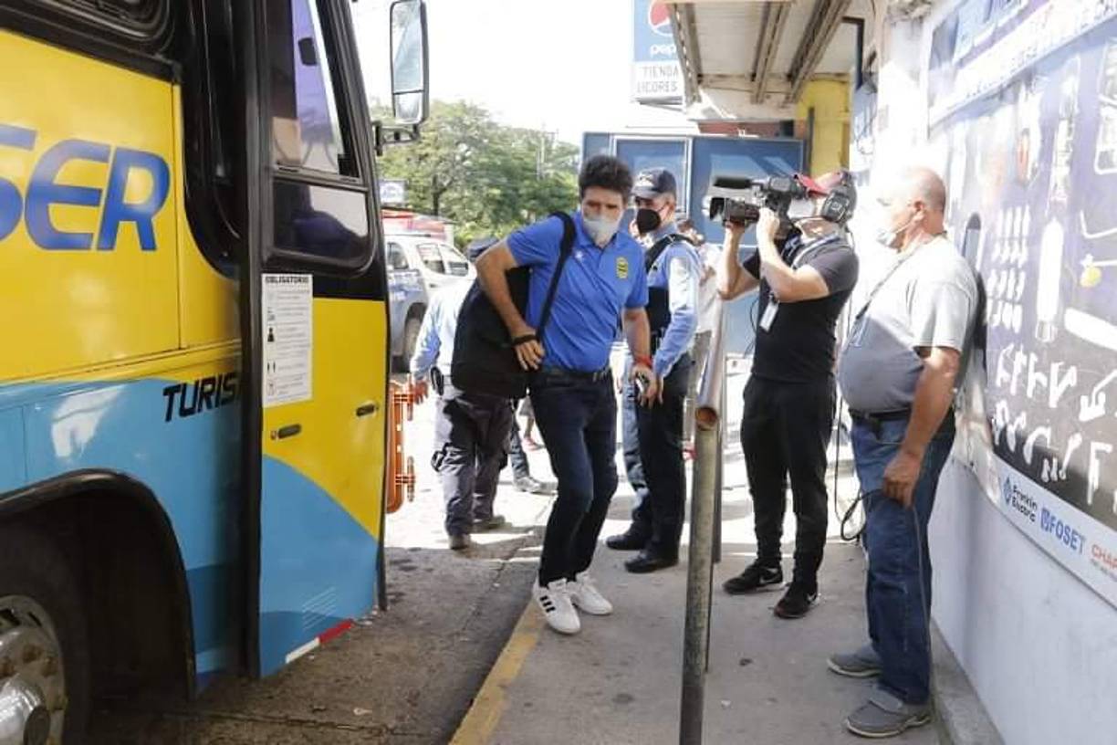 La llegada de Héctor Vargas al estadio Ceibeño para su debut como entrenador del Real España.