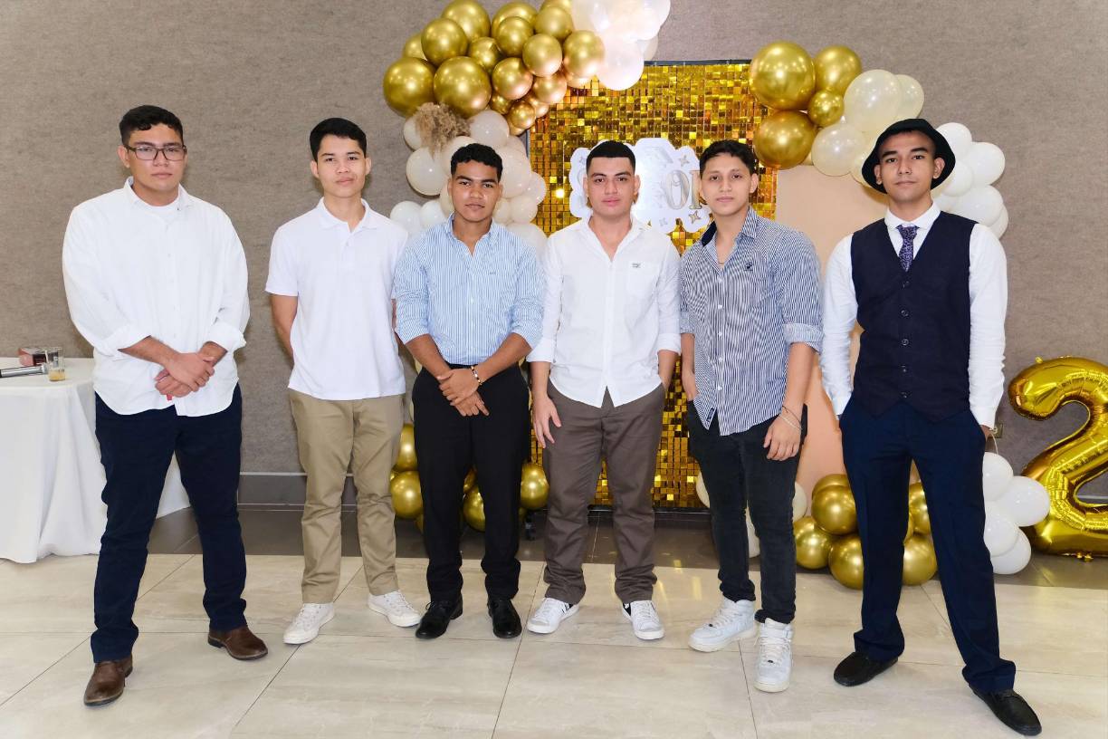 Baruc Aguilar, Josué Ventura, David Padilla, Óscar Vallecillo, Eddie Zerón y Fabián Ayala