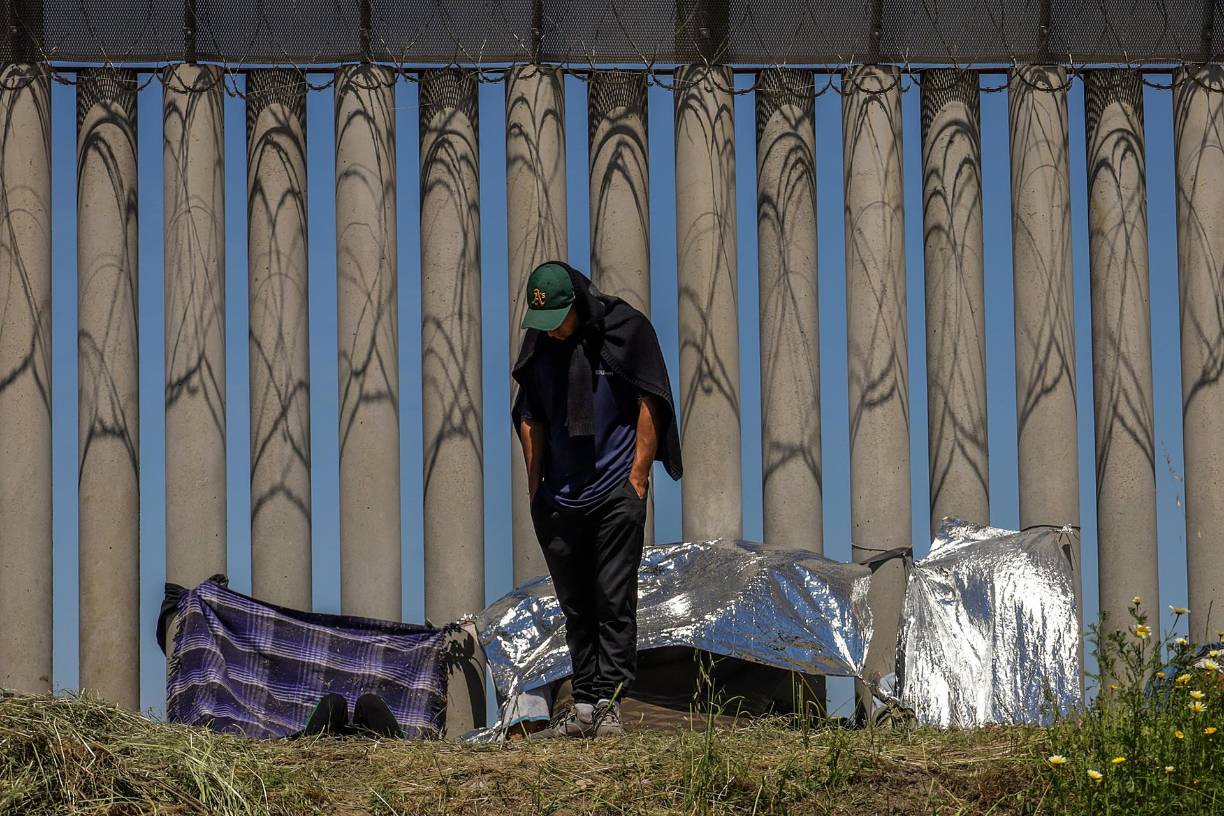La desesperación de los migrantes ha crecido desde que Estados Unidos anunció en enero nuevas medidas para acoger a 30.000 migrantes de Haití, Venezuela, Nicaragua y Cuba mediante una aplicación, pero con la deportación inmediata a México del resto que cruce la frontera de manera irregular.