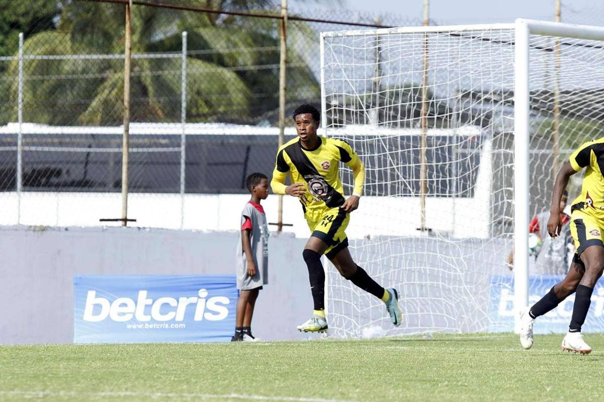 Stiven Dávila puso a ganar al Génesis de Comayagua con un cabezazo.