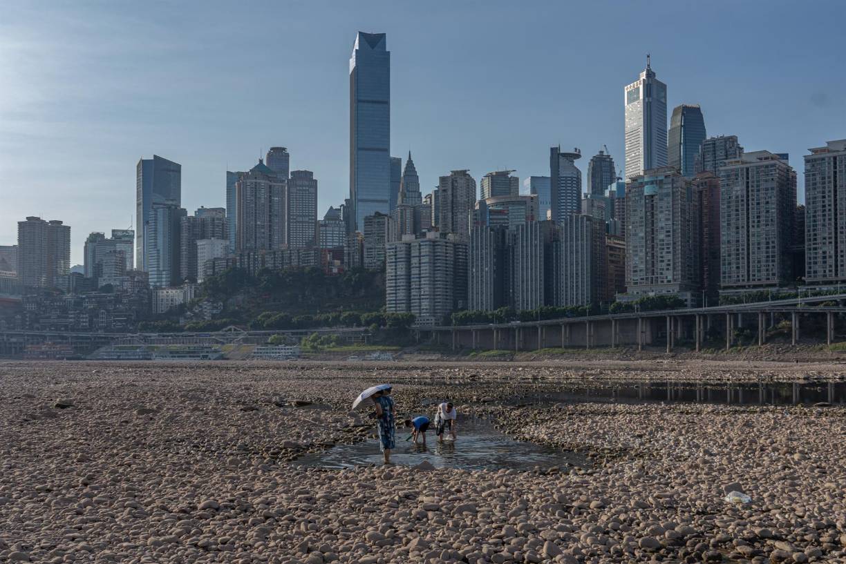 Varias grandes ciudades registraron los días más cálidos de su historia, con el mercurio alcanzando los 45 ºC en el suroeste.