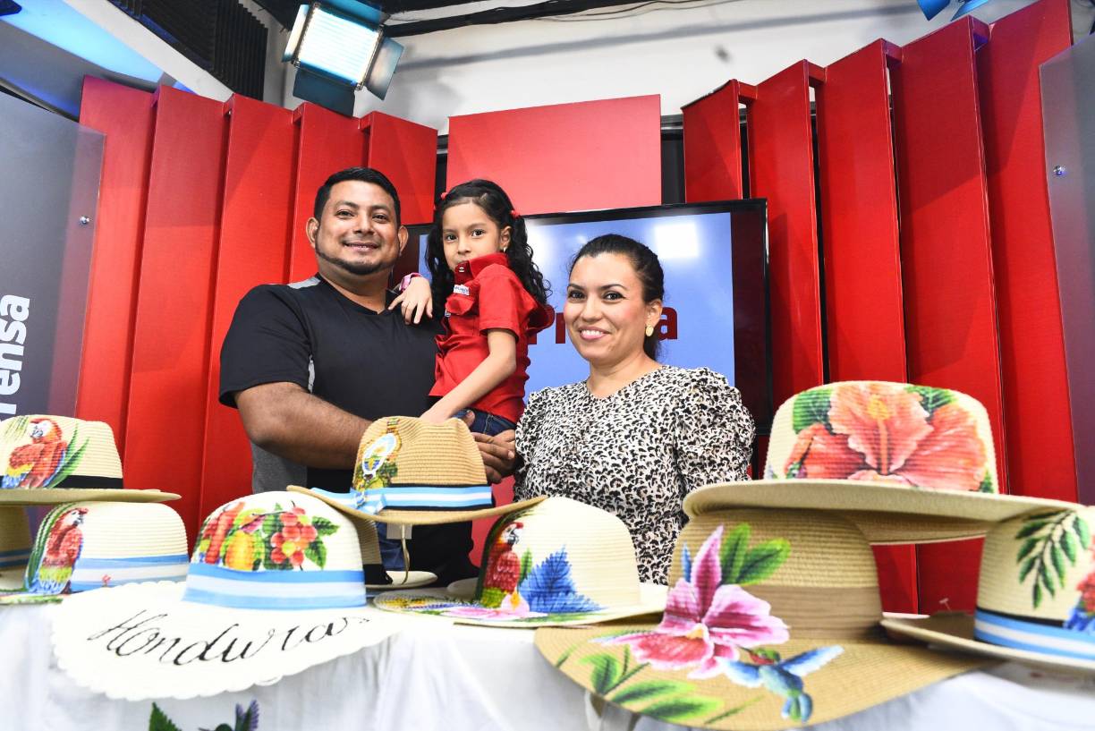 La maestra de 38 años de edad visiona tener un espacio adecuado para ofrecer productos pintados a mano y ofrecer clases de pintura en el mismo espacio.