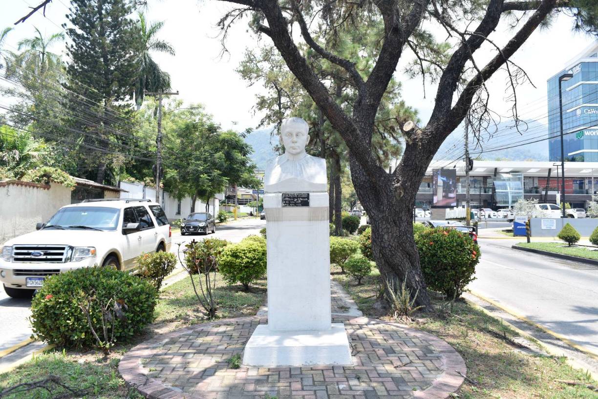 Matías Delgado es un prócer salvadoreño. Fue un sacerdote destacado que luchó por la independencia de Centroamérica. Nació en 1767 y falleció en 1832.