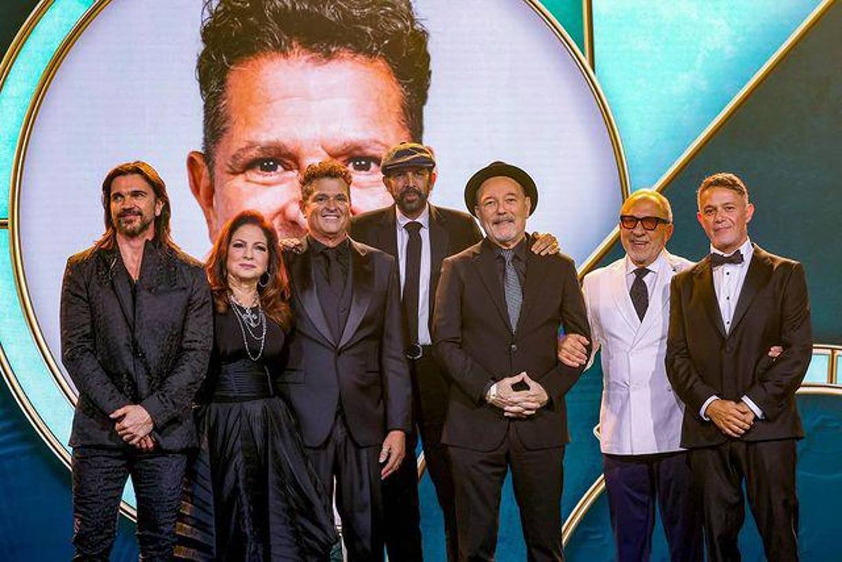 En un testimonio del cariño y admiración, la sección musical de la noche fue un derroche de leyendas, con Rubén Blades y Juan Luis Guerra abriendo el escenario con ‘Déjame entrar’, Gloria y Emilio Estefan interpretando ‘La tierra del olvido’ y Alejandro Sanz y Arturo Sandoval con ‘Un pobre loco’. Por su parte, Juanes sorprendió con una versión rockera de la ‘Gota fría’, que logró poner al propio Vives de pie. 