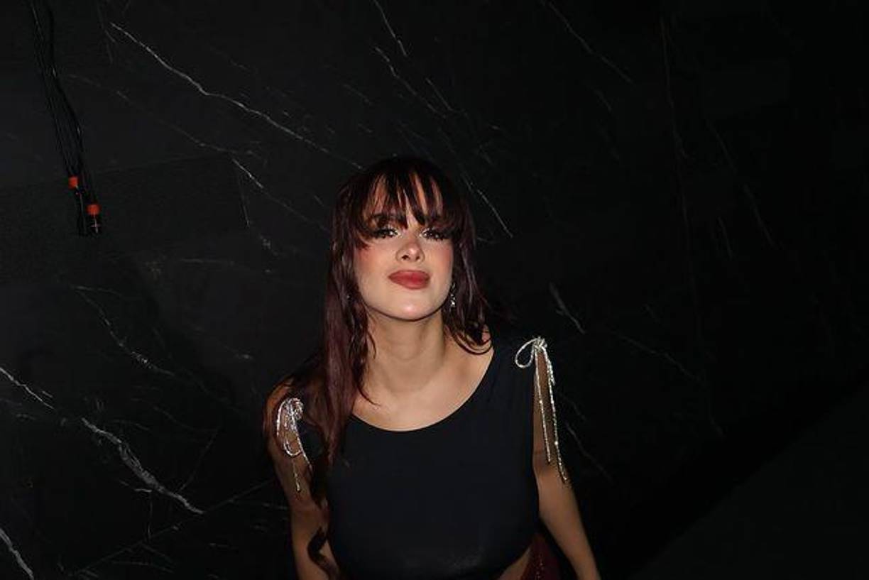 La actriz de 24 años no compartió más información al respecto, por lo que se desconoce a cuánto asciende la supuesta cantidad de dinero que su madre habría sustraído de una cuenta bancaria sin su consentimiento. También recordó que su madre la amenazó en varias ocasiones con filtrar información sobre su vida privada que supuestamente afectaría su imagen pública.