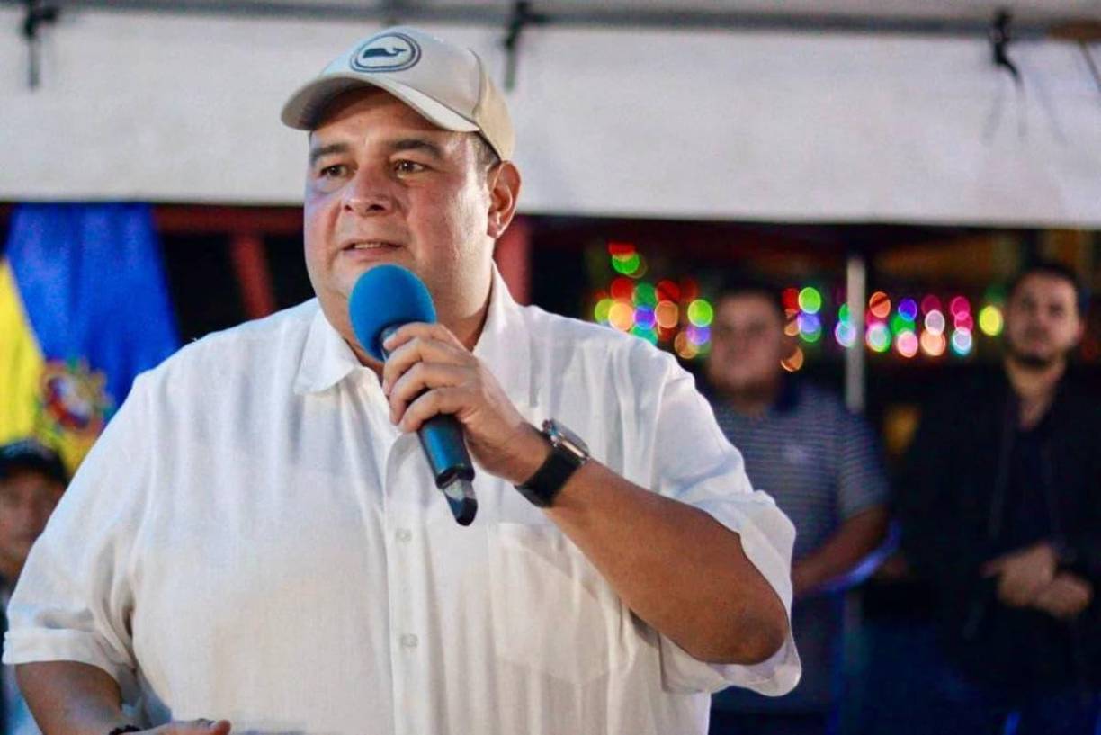 El jefe de seguridad de la Alcaldía del Distrito Central, <b>Óscar Suazo</b>, confirmó que el alcalde salió ileso y aseguró que su equipo es suficiente para garantizar su protección. 