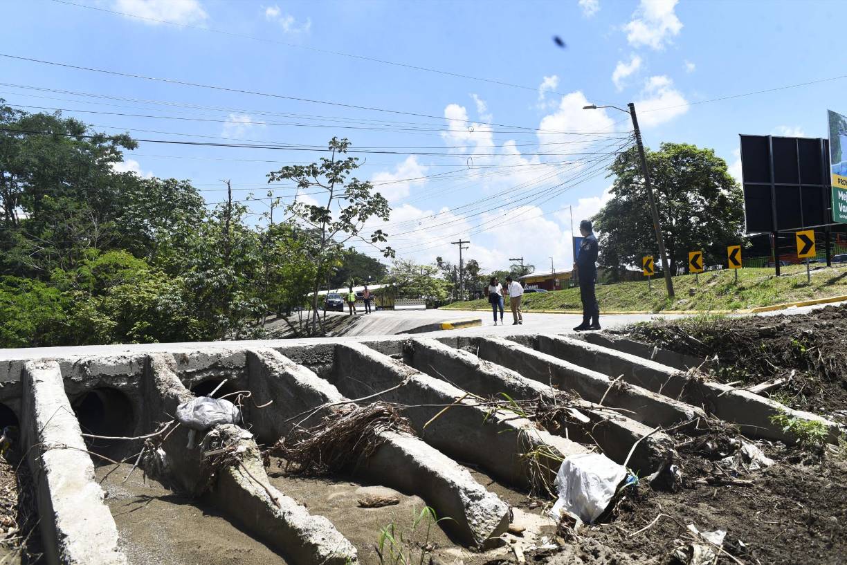 Por este vado transitan entre 60 mil y 70 vehículos diarios, según datos de infraestructura. El alcalde indicó que con estos trabajos de mejoramiento se van a prevenir accidentes de peatones y vehículos.