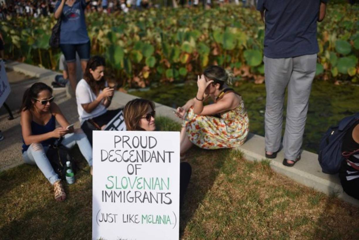 Al rescindir el programa, Trump cumplió una promesa de campaña de tolerancia cero hacia los indocumentados, pero al mismo tiempo forzó al Congreso a reabrir el polémico debate de la reforma migratoria, que ya fracasó en 2001, 2006 y 2013.<br/>