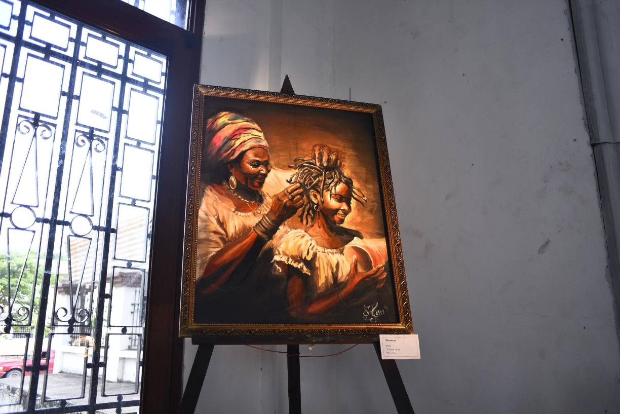 Fotos: Stanley Banegas expone sus pinturas en homenaje a los garífunas