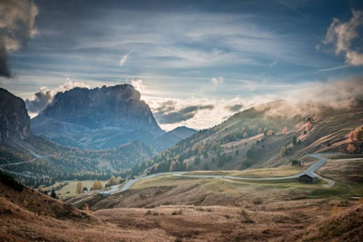 Italia (4)<br/><br/>Te gustan las pastas, los paraísos impresionantes o las milenarias culturas, pues Italia es idal para una escapada, un hondureño puede ir sin problemas al país de las pizzas y el imperio romano. <br/><br/>Italia ocupa la posición número 4 entre los países con los pasaportes más poderosos del mundo en 2020.